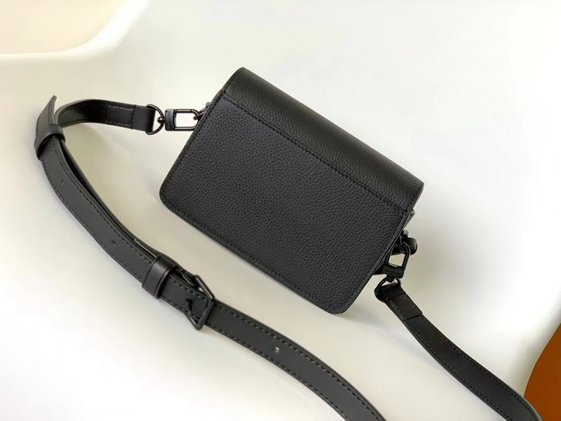 LV Handbags AAA(Men)-135