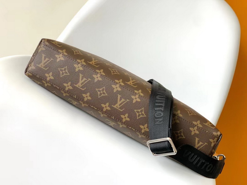 LV Handbags AAAA(Men)-145