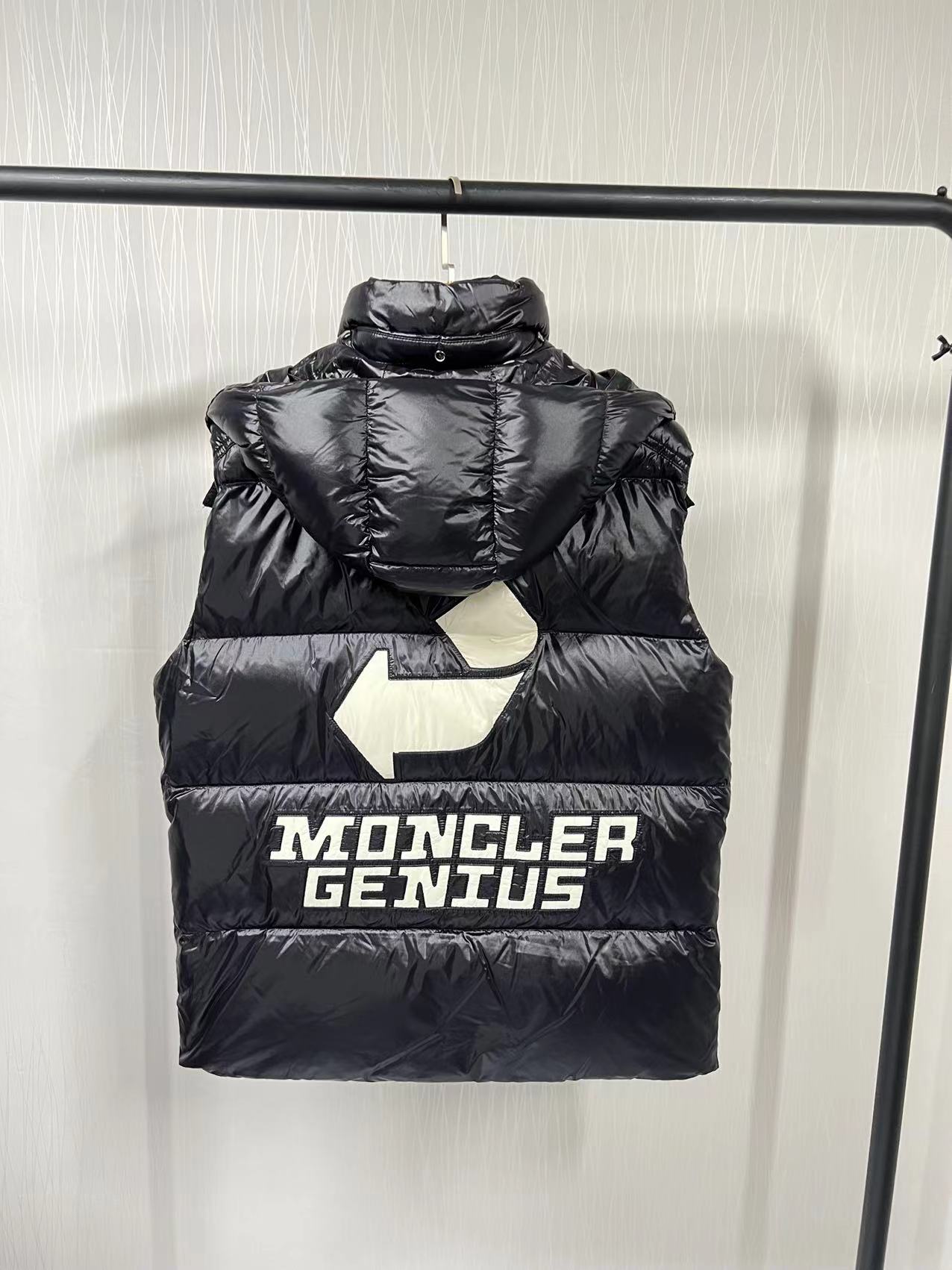 Moncler Vest Coat-029