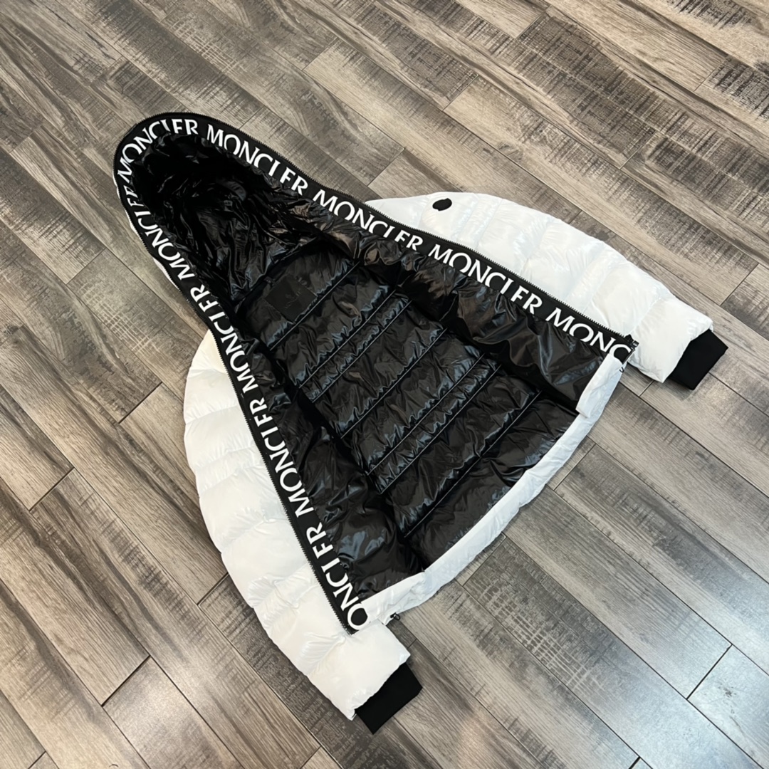 Moncler Coat(Women)-127