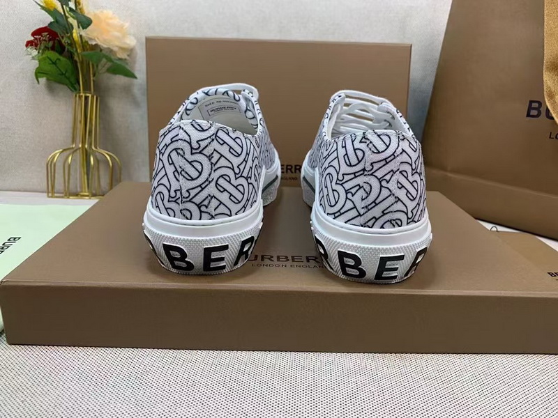 Burberry Shoes(AAA)-122