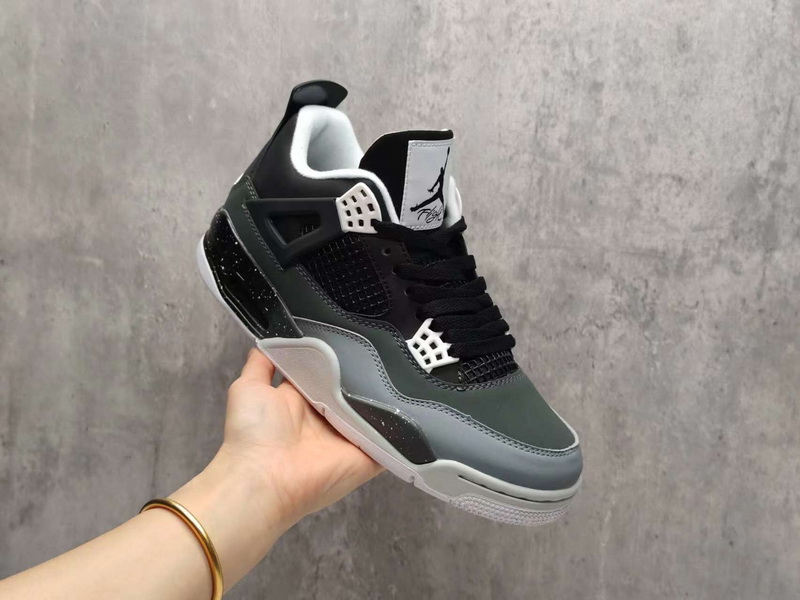 Air Jordan 4 Retro-040