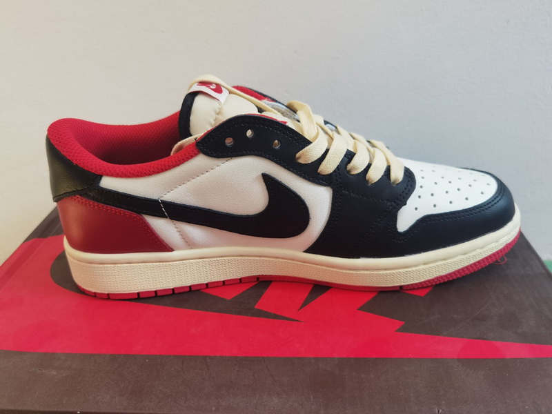 Nike Air Jordan 1 Low-013