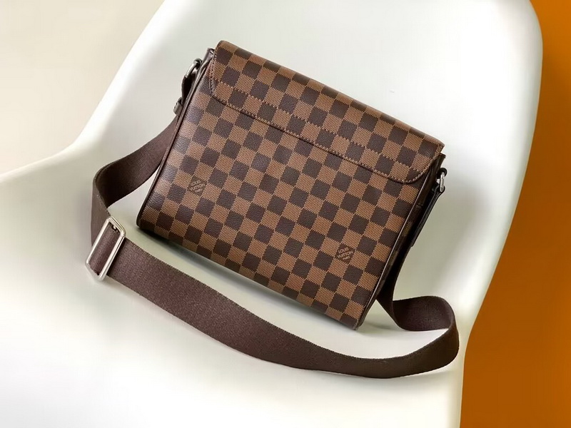 LV Handbags AAAA(Men)-150