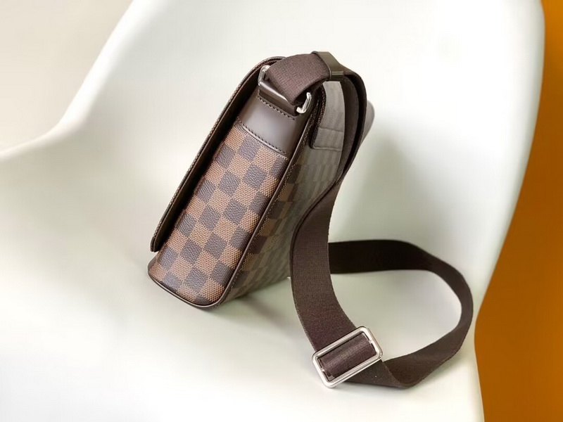 LV Handbags AAAA(Men)-150