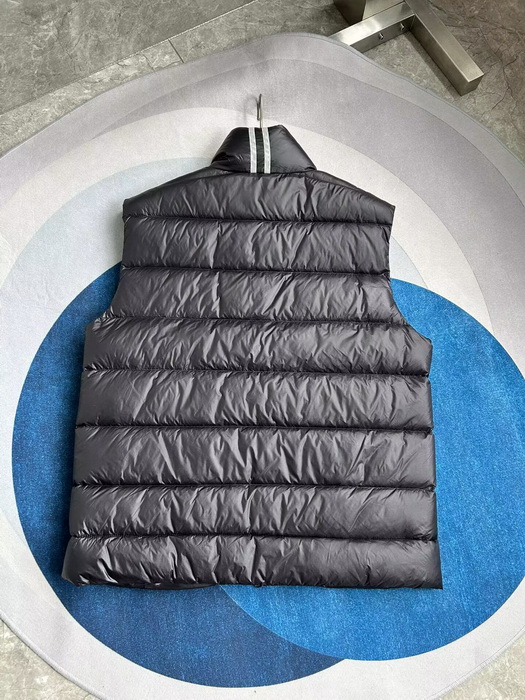 Can*a Go*e vest coat-014