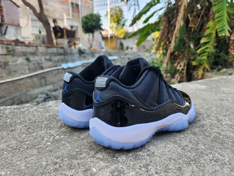 Air Jordan 11 Retro-057