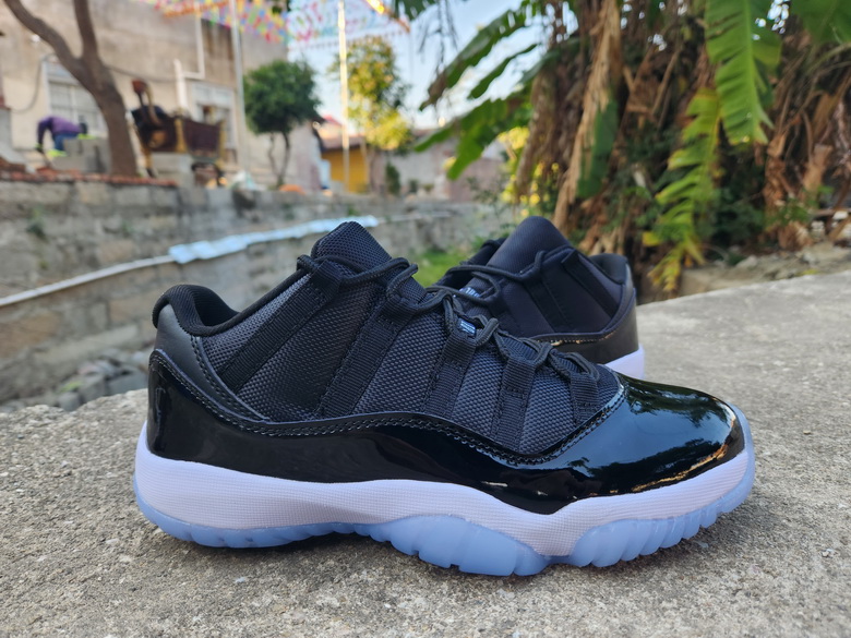Air Jordan 11 Retro-057