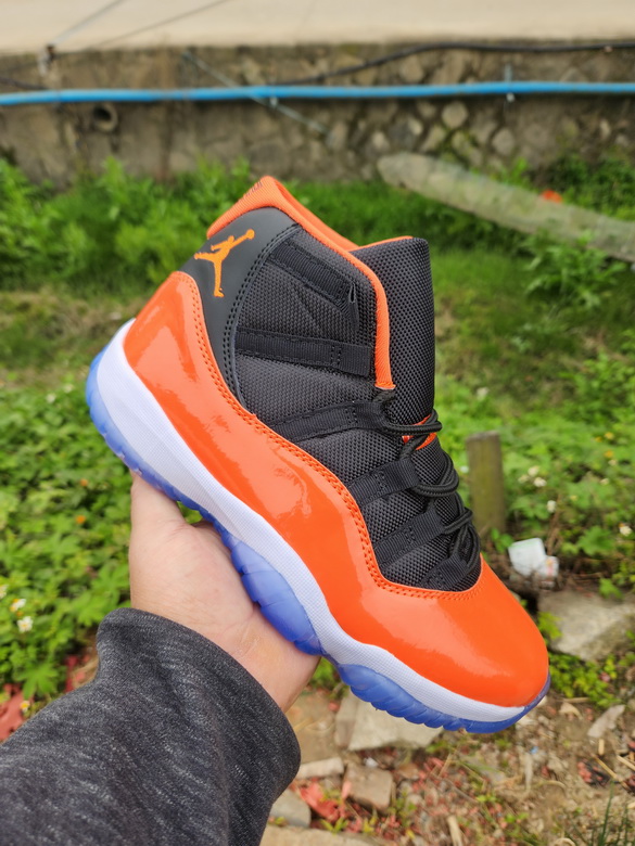 Air Jordan 11 Retro-060