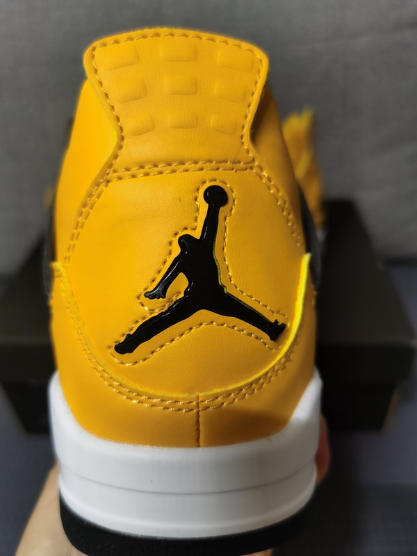 Air Jordan 4 Retro-070