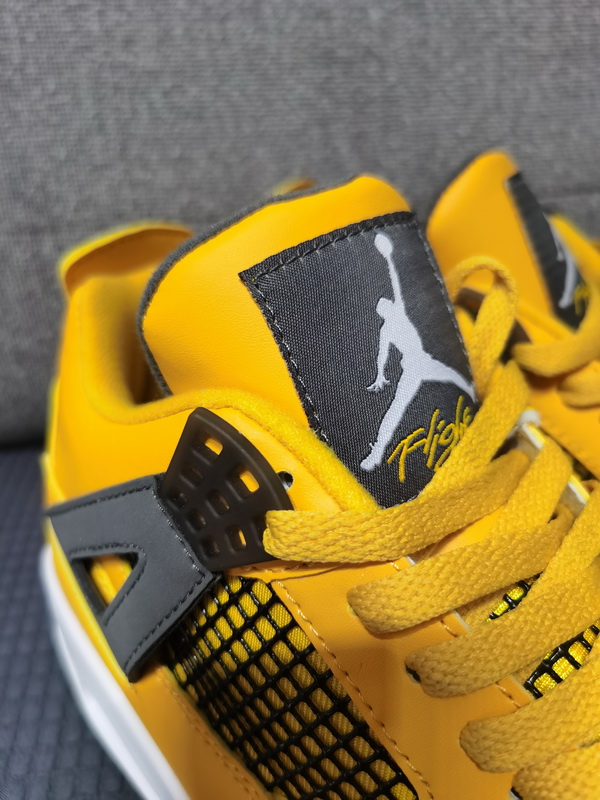 Air Jordan 4 Retro-070