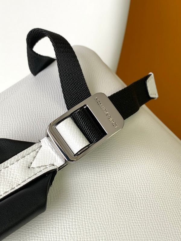 LV Backpack(AAA)-052