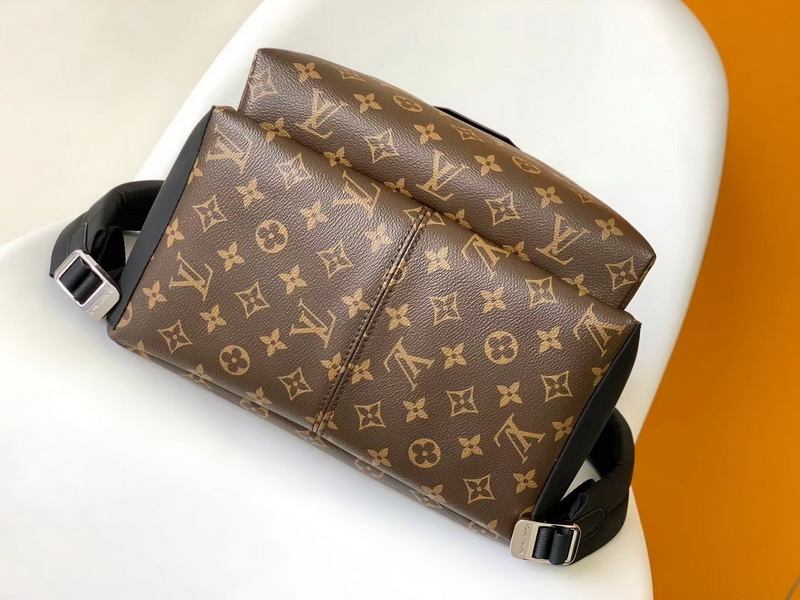 LV Backpack(AAA)-068