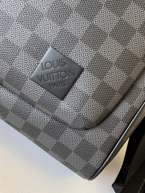 LV Backpack(AAA)-096