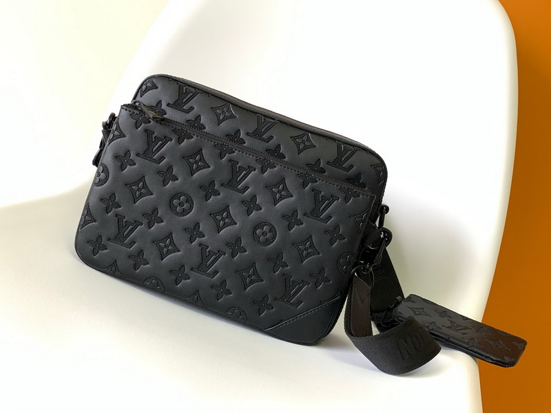 LV Handbags AAAA(Men)-160