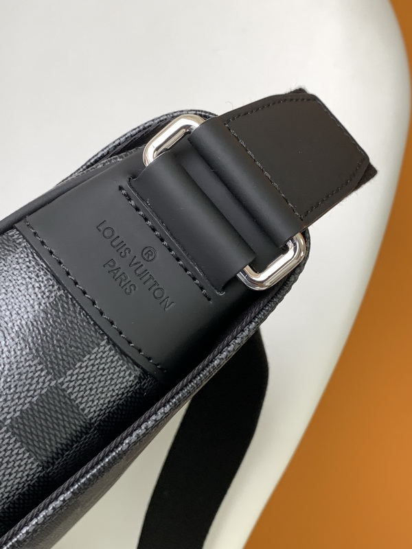 LV Handbags AAAA(Men)-178