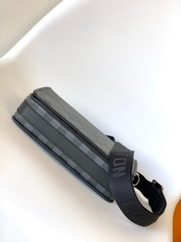 LV Handbags AAAA(Men)-189