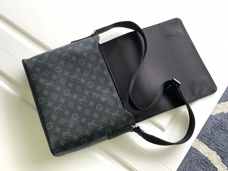 LV Handbags AAAA(Men)-197