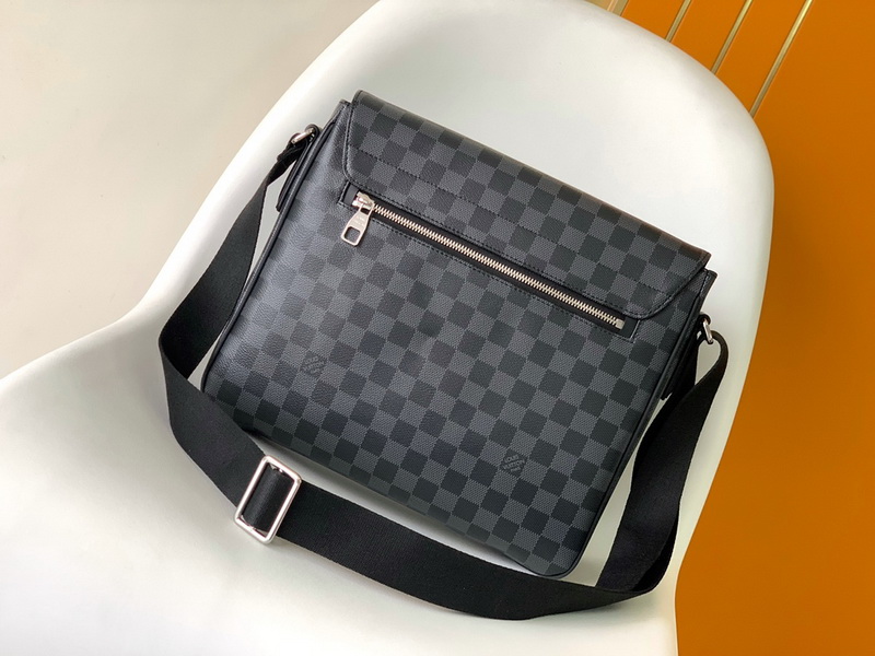 LV Handbags AAAA(Men)-199