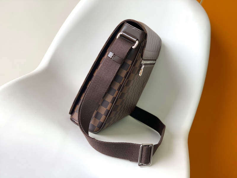 LV Handbags AAAA(Men)-200