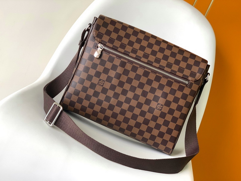 LV Handbags AAAA(Men)-200