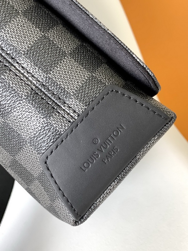 LV Handbags AAAA(Men)-204