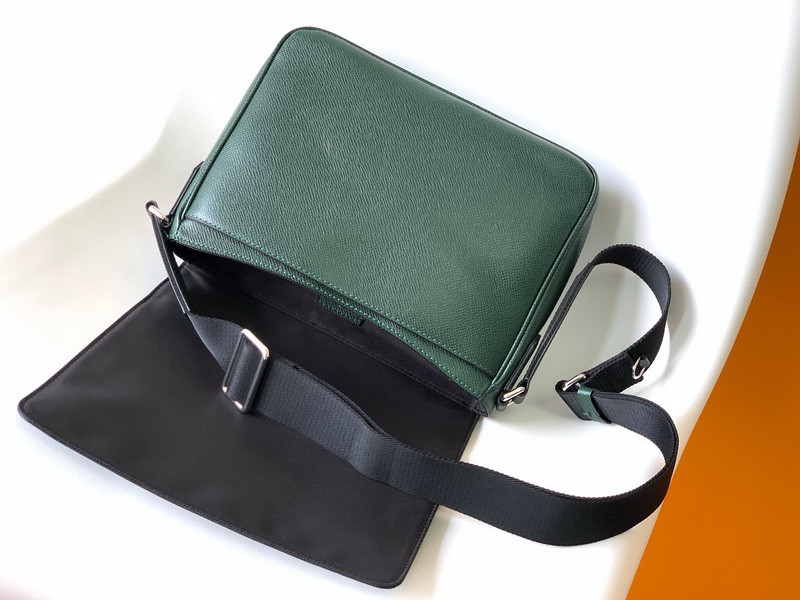 LV Handbags AAA(Men)-251