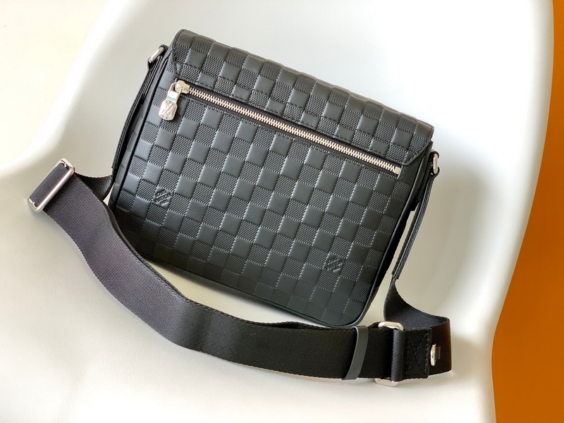 LV Handbags AAA(Men)-252
