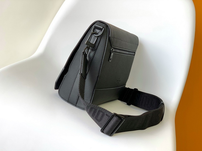 LV Handbags AAA(Men)-255