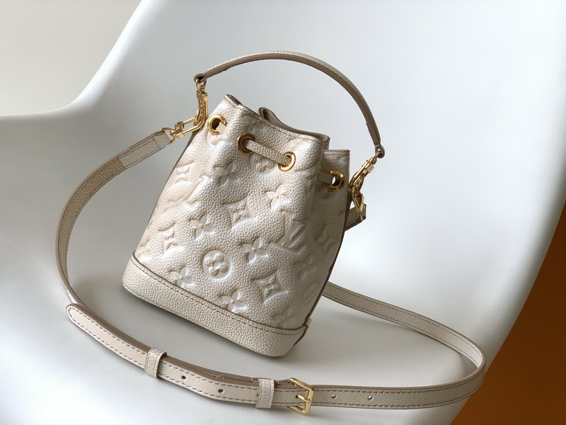 LV Handbags AAA(Women)-577