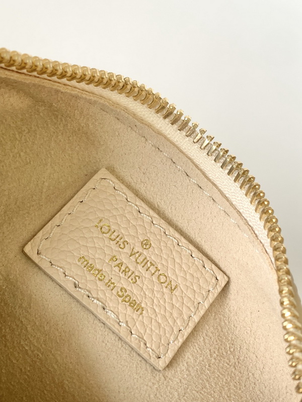 LV Handbags AAA(Women)-645