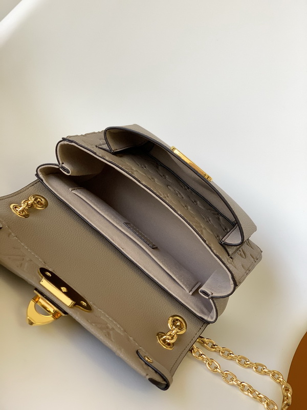 LV Handbags AAA(Women)-675