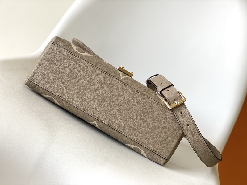 LV Handbags AAA(Women)-770