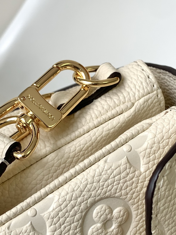 LV Handbags AAA(Women)-822