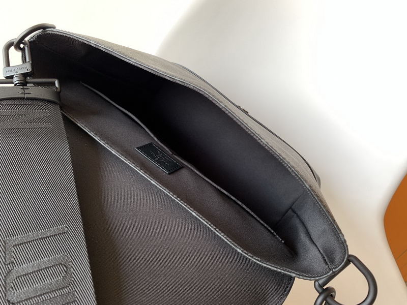 LV Handbags AAA(Men)-271