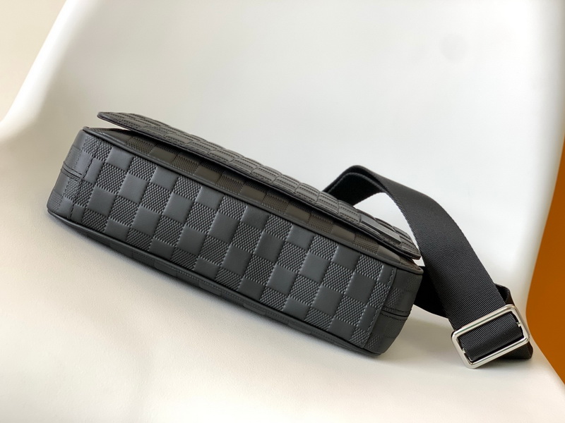 LV Handbags AAA(Men)-272