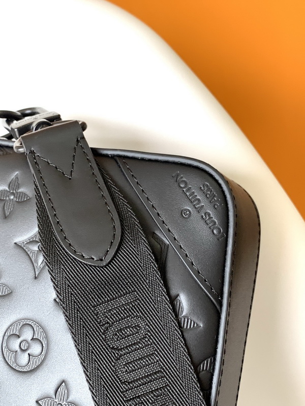 LV Handbags AAA(Men)-300