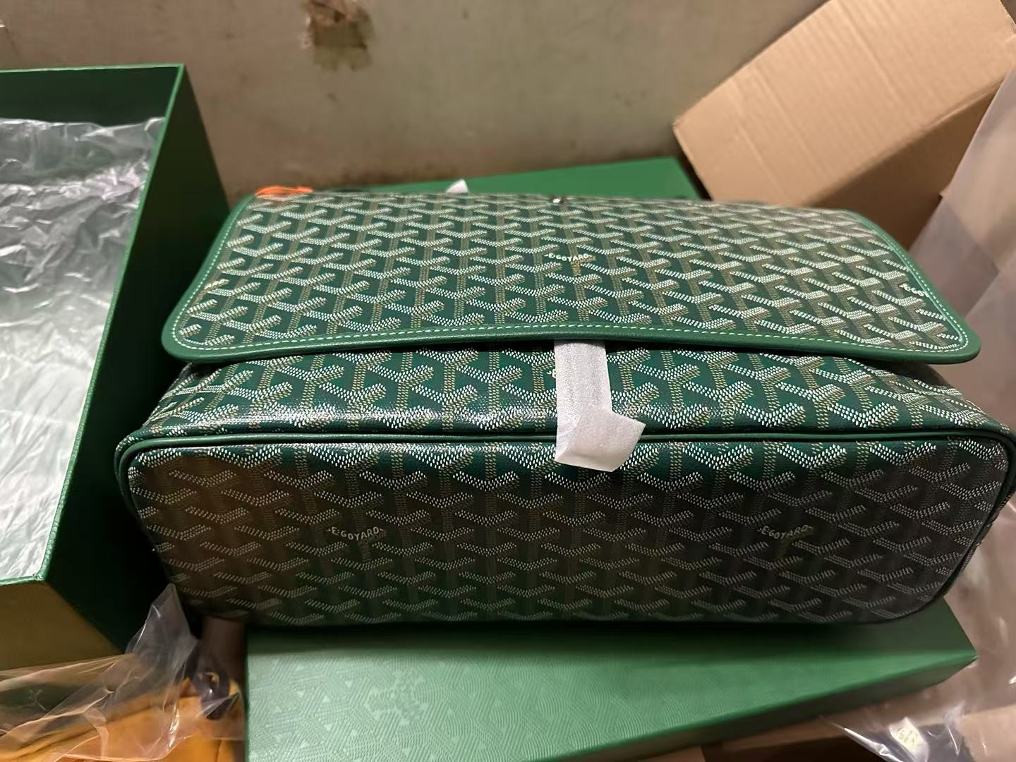 Go*ard handbags aaaa(men)-001