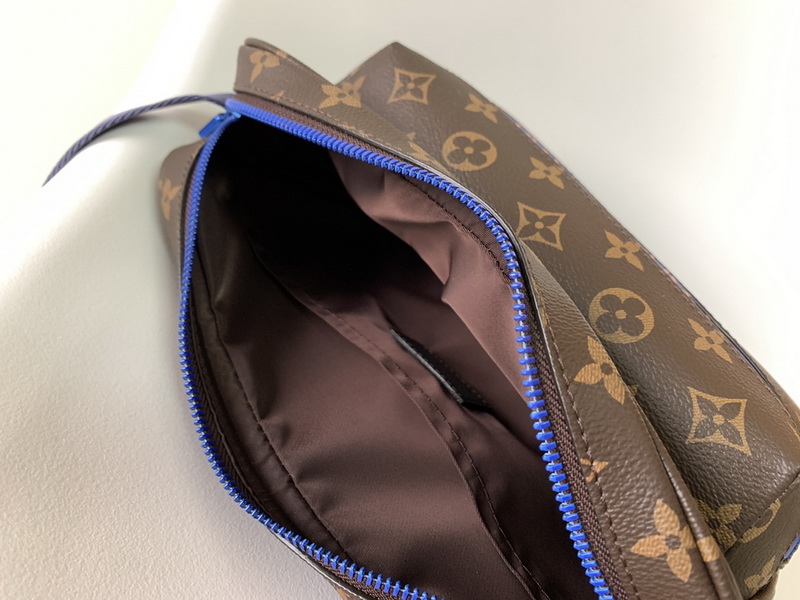 LV Handbags AAA(Men)-318