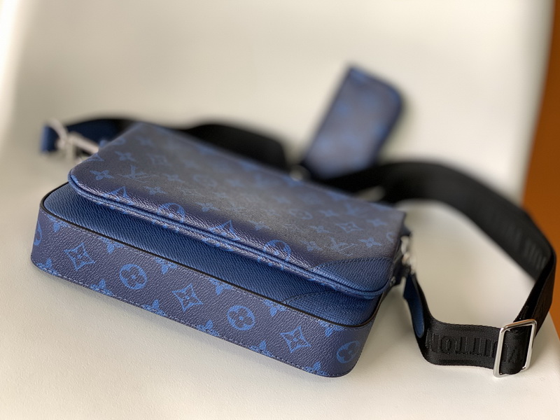 LV Handbags AAA(Men)-323