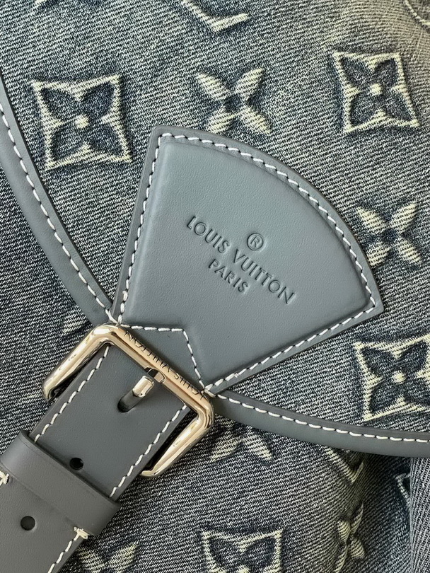LV Backpack(AAA)-198