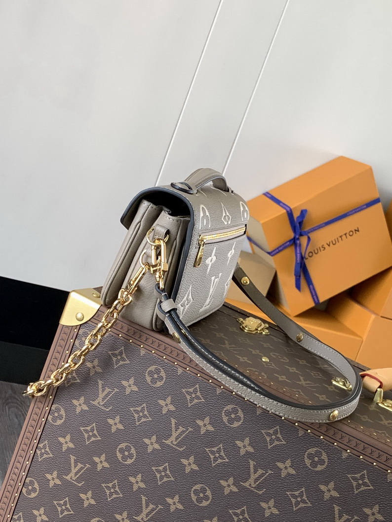LV Bag-NFC(AAA)-447