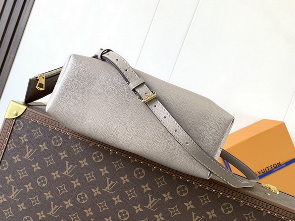 LV Bag-NFC(AAA)-588