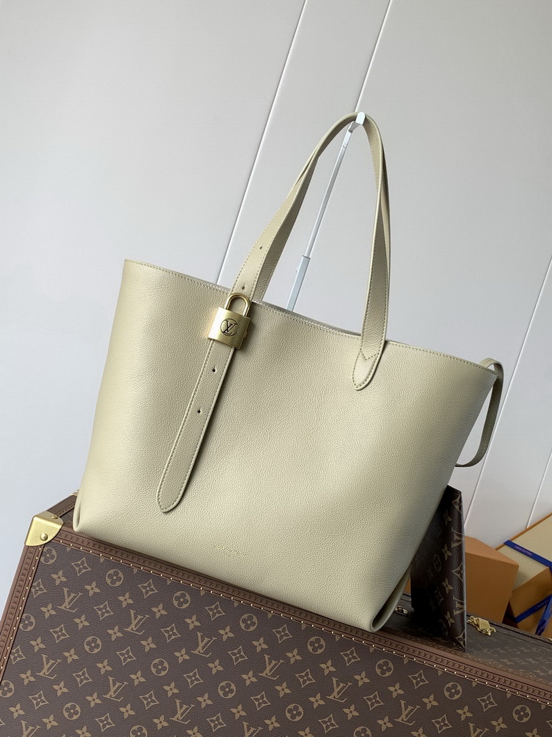 LV Bag-NFC(AAA)-672