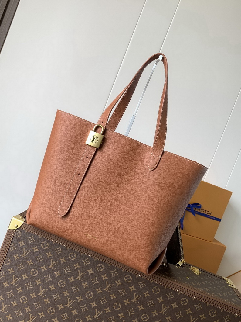 LV Bag-NFC(AAA)-673