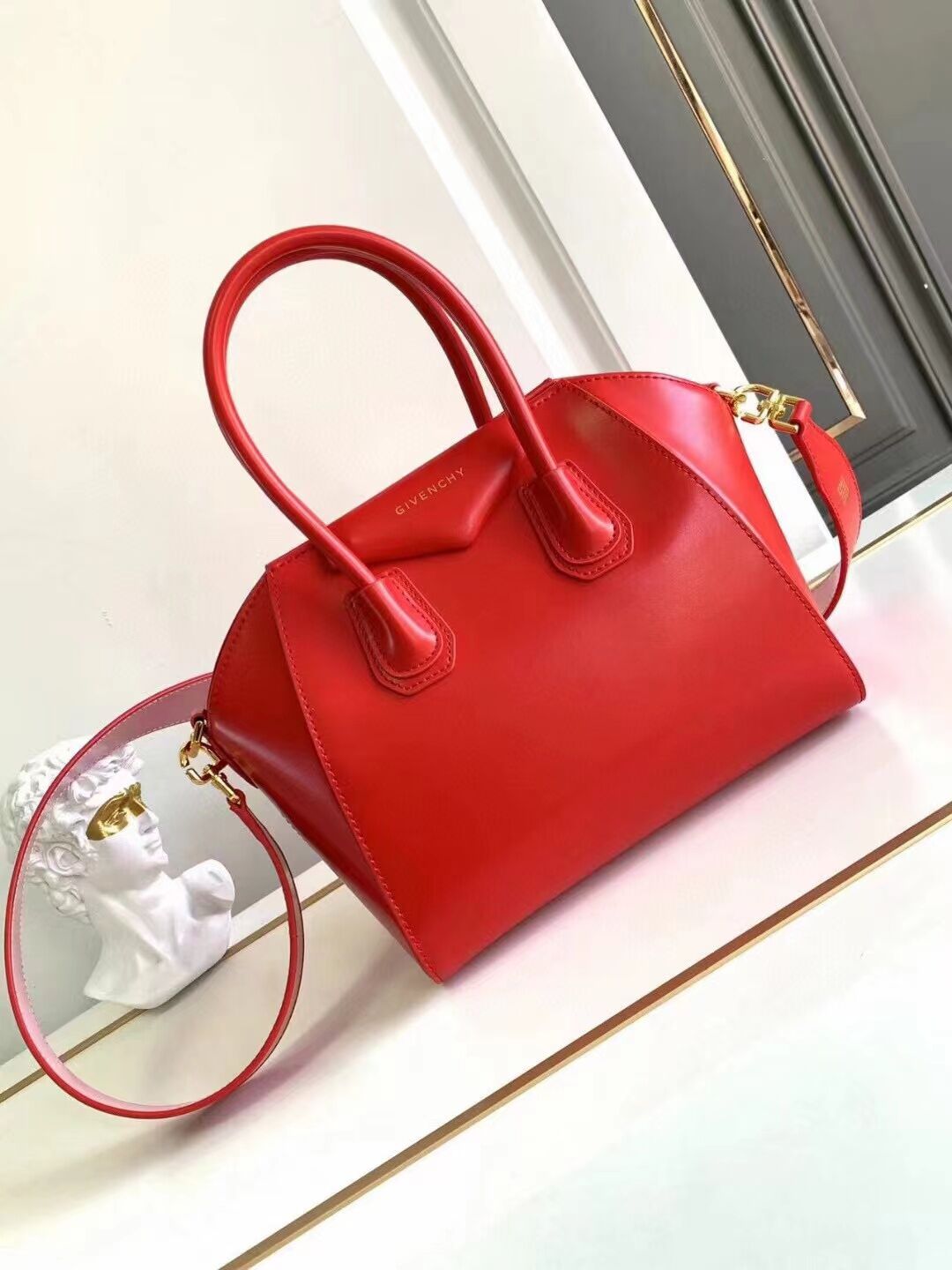Givenchy Handbags AAA(Women)-002