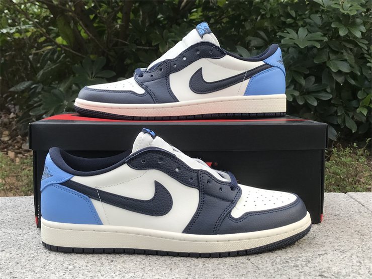 Air Jordan 1 Low OG Obsidian