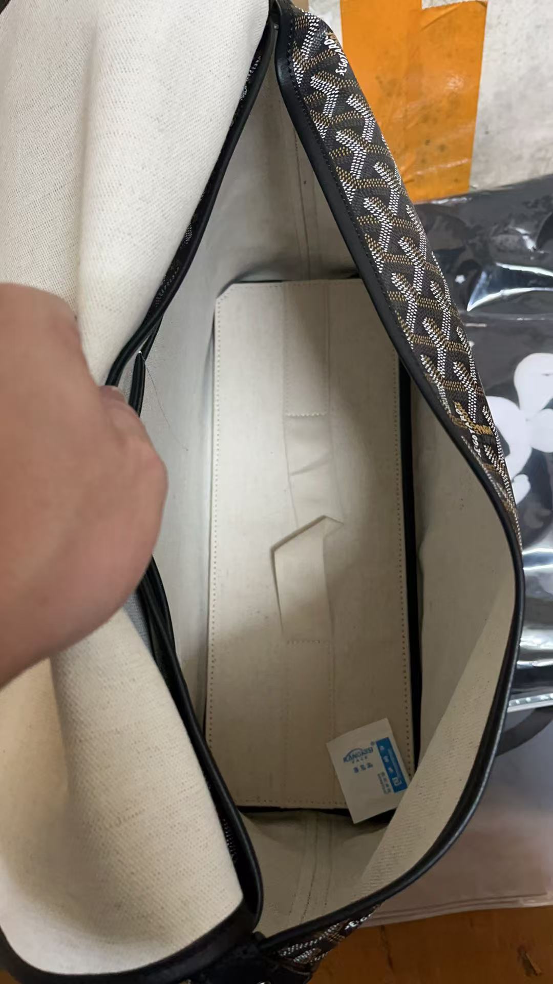 Go*ard handbags aaaa(men)-004