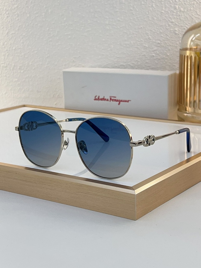 FERRAGAMO Sunglasses(AAAA)-352