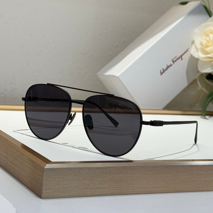 FERRAGAMO Sunglasses(AAAA)-301